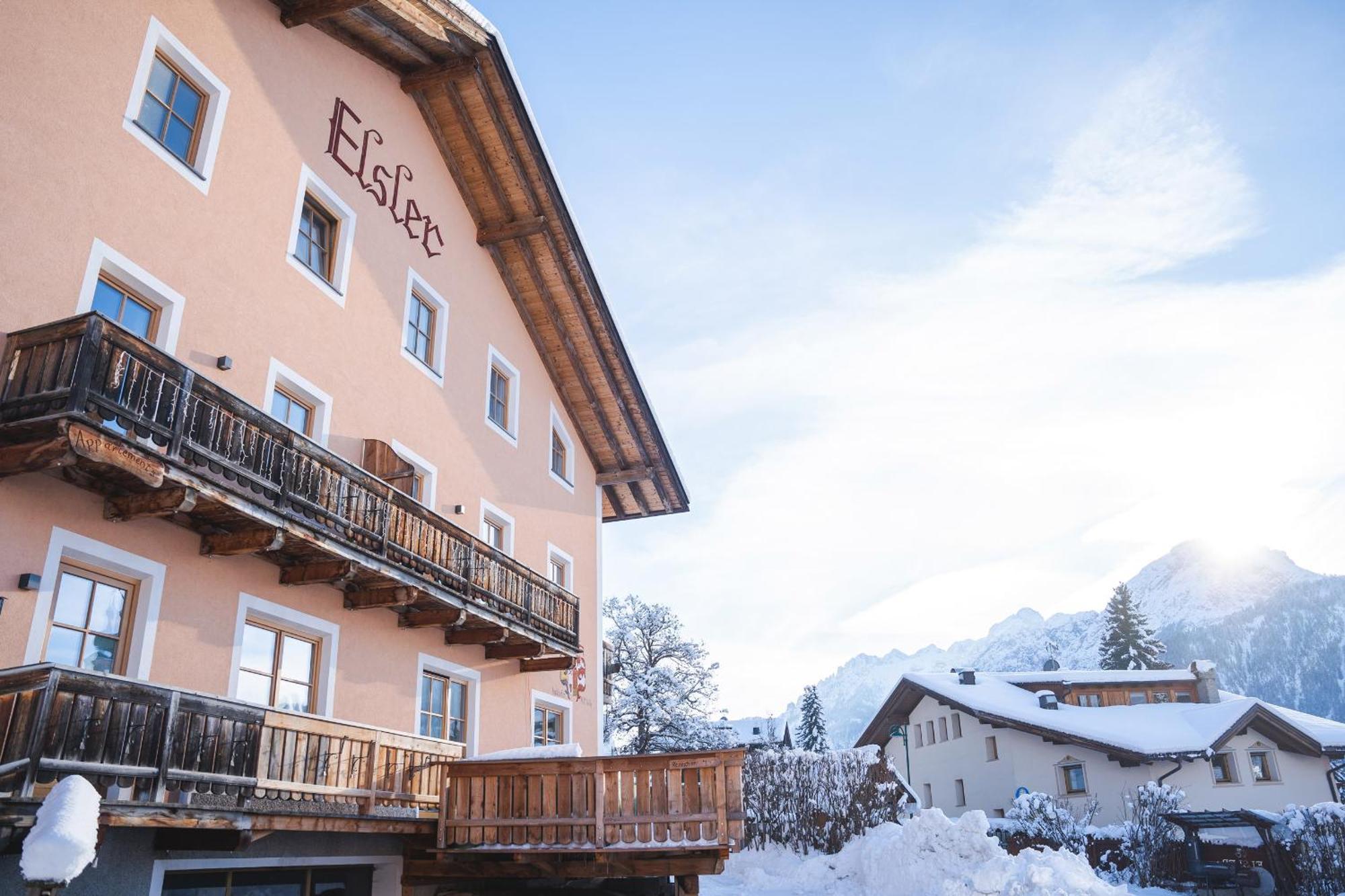 Elslerhof Apartment Dobbiaco Bagian luar foto