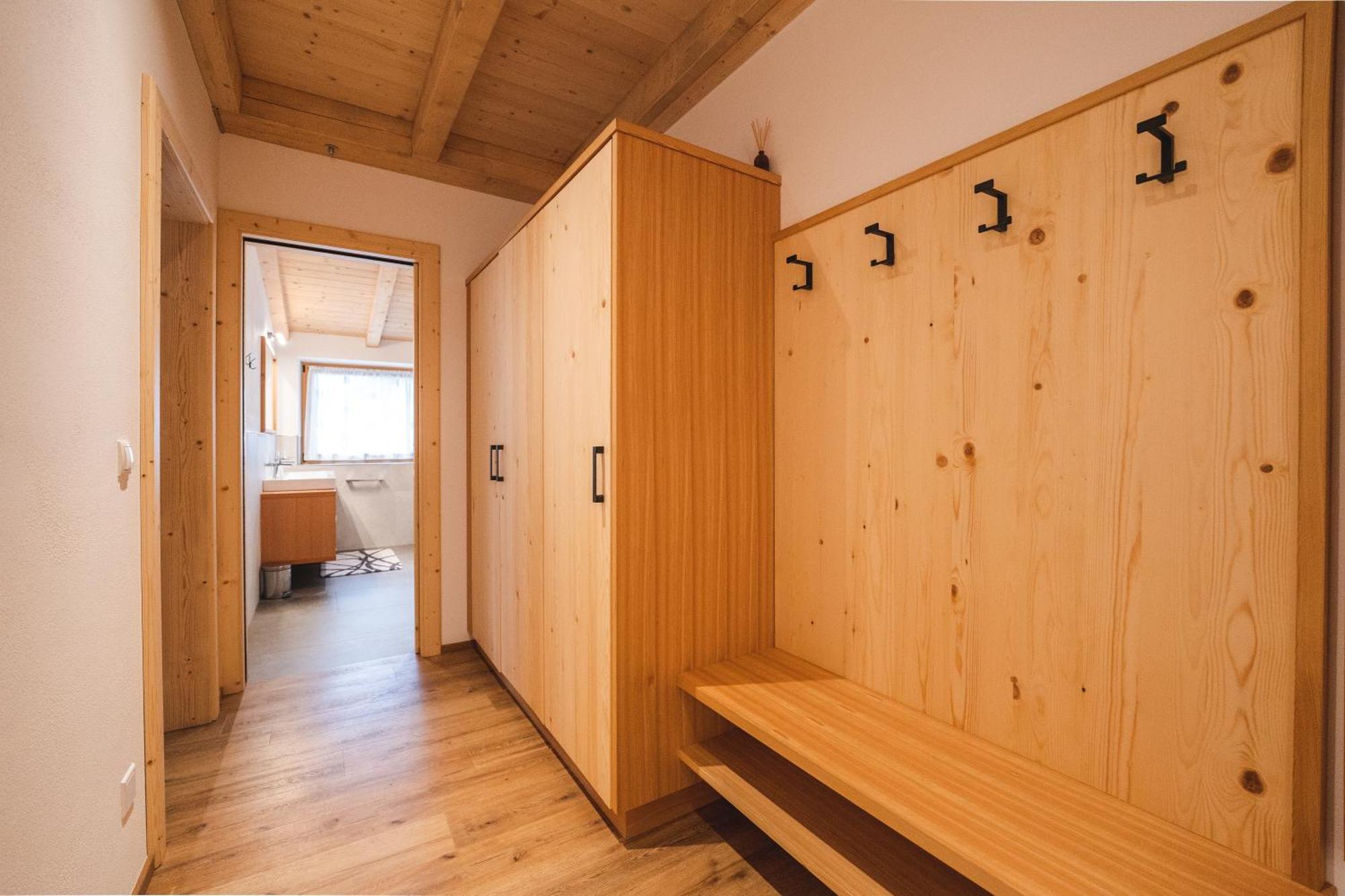 Elslerhof Apartment Dobbiaco Bagian luar foto