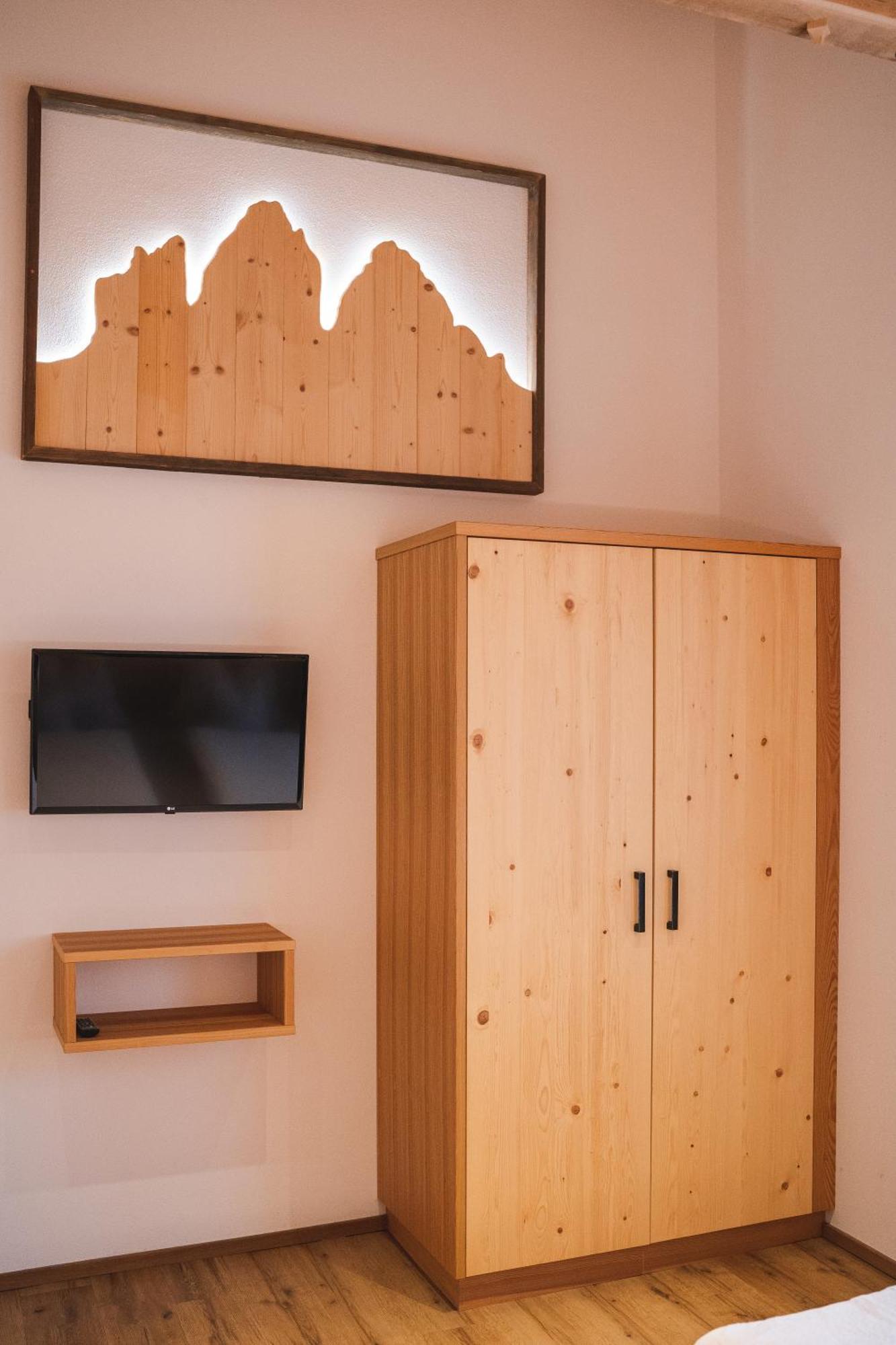 Elslerhof Apartment Dobbiaco Bagian luar foto