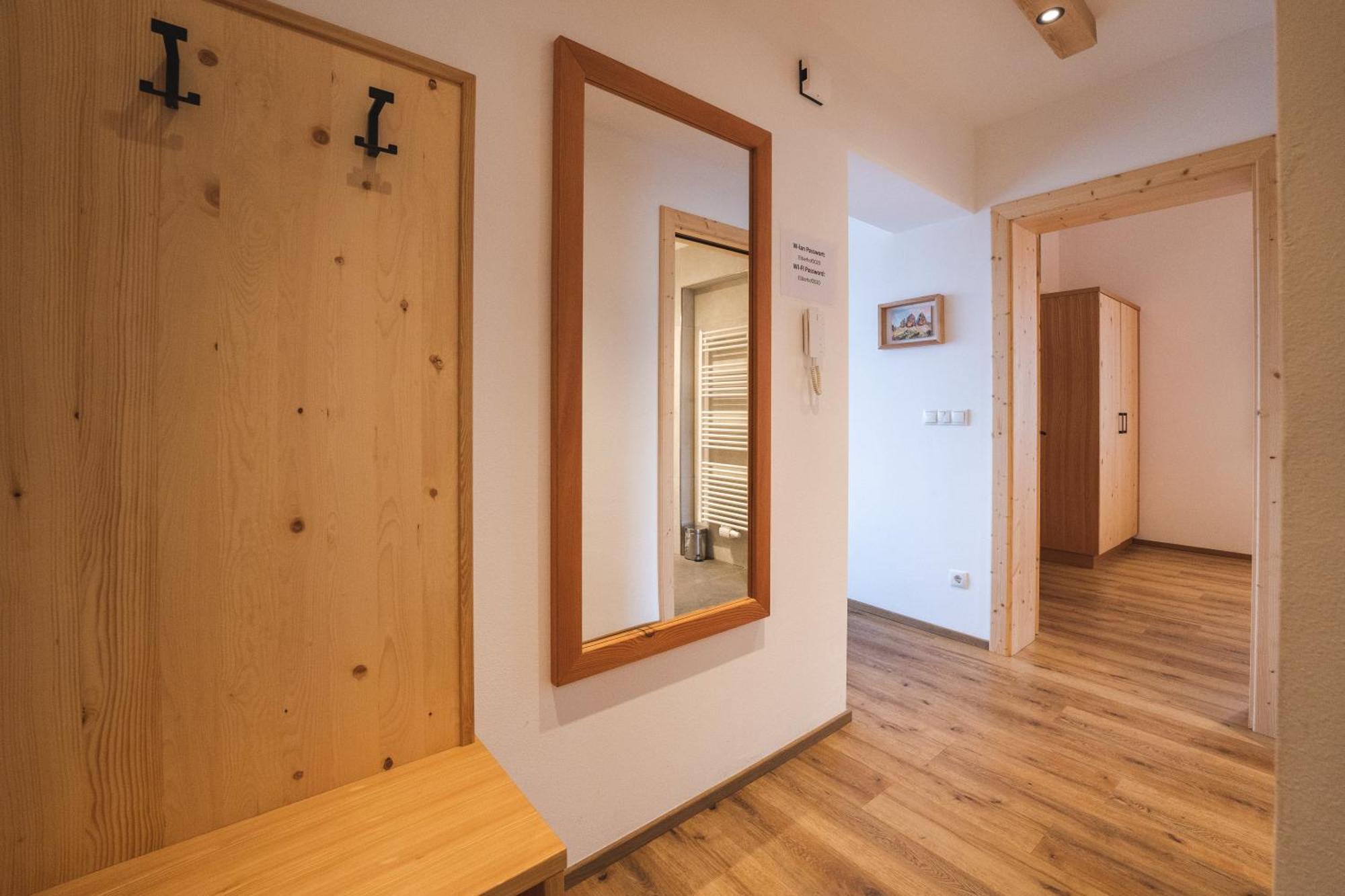 Elslerhof Apartment Dobbiaco Bagian luar foto
