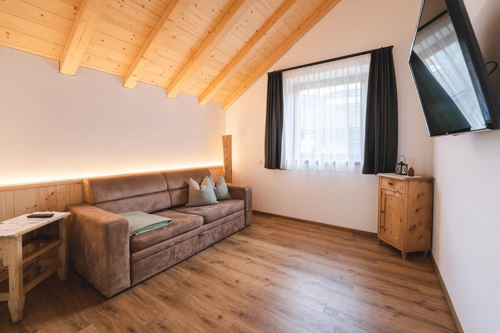 Elslerhof Apartment Dobbiaco Bagian luar foto