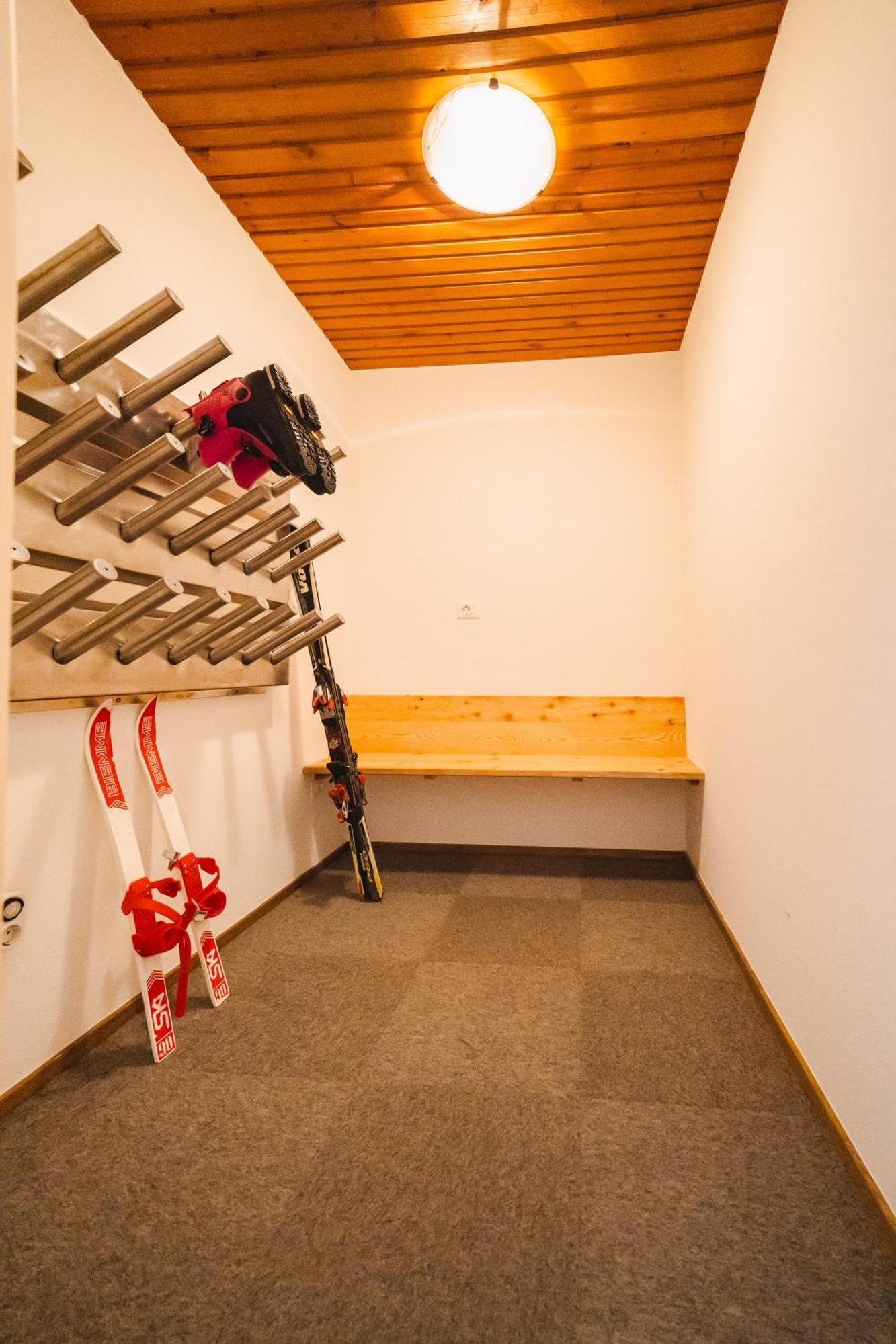 Elslerhof Apartment Dobbiaco Bagian luar foto