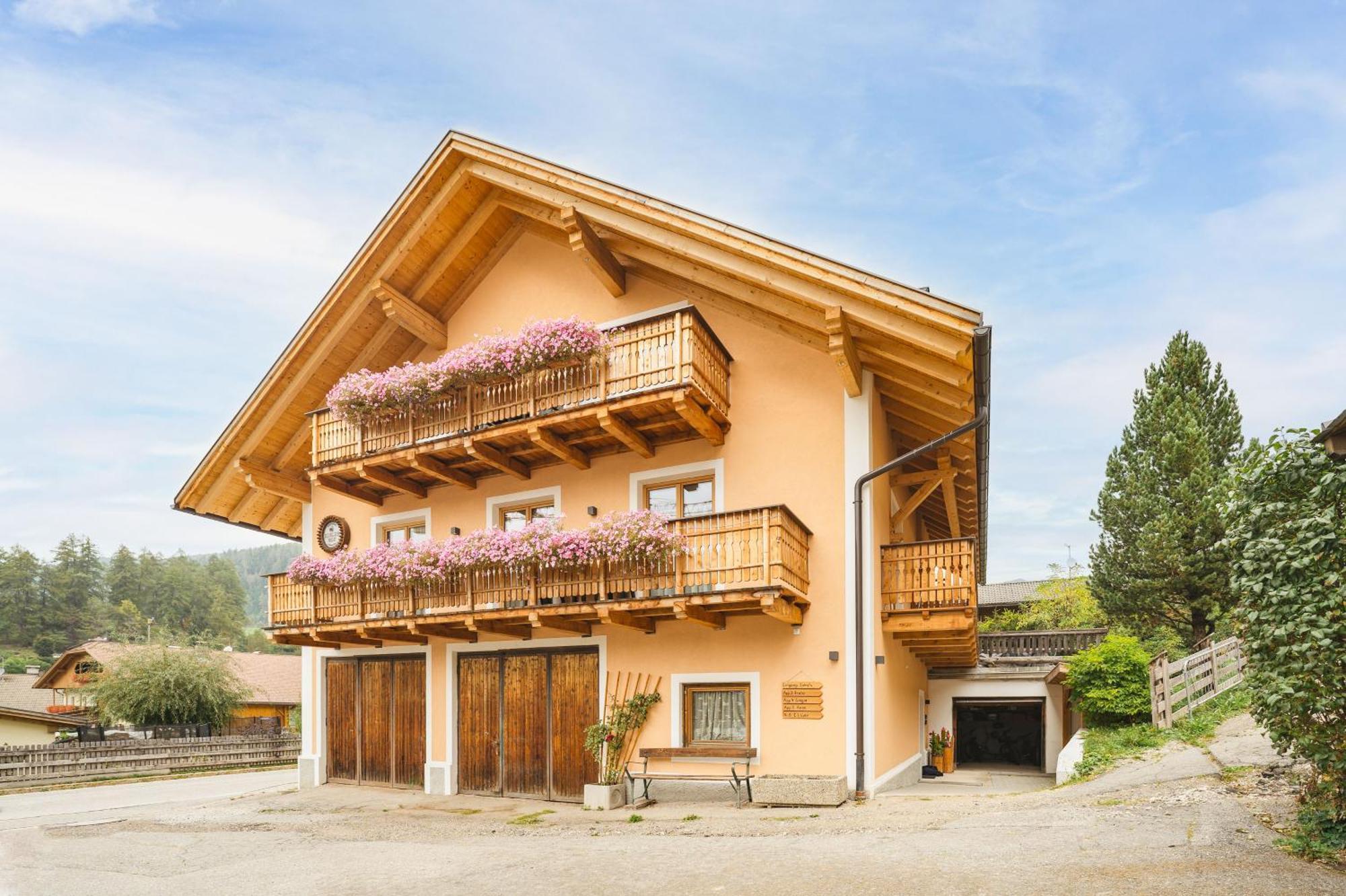 Elslerhof Apartment Dobbiaco Bagian luar foto