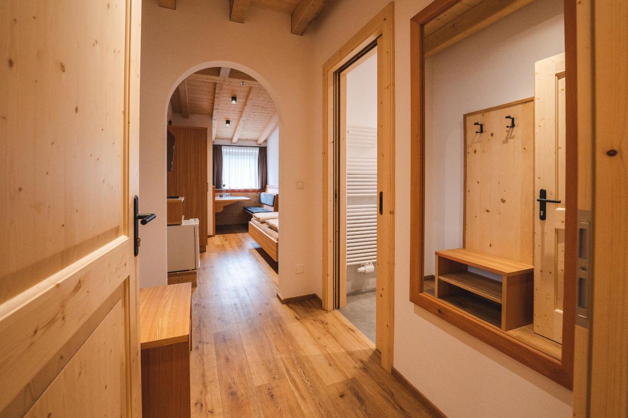 Elslerhof Apartment Dobbiaco Bagian luar foto